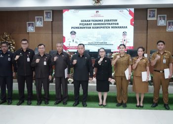 Kegiatan serah terima jabatan (Sertijab pejabat admininistrator di lingkungan kabupaten minahasa