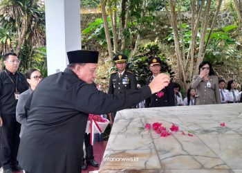 Bupati Minahasa Robby Dondokambey S.Si., M.A.P., mengikuti upacara peringatan Hari Pahlawan 10 November 2025 di Lapangan DR. Sam Ratulangi
