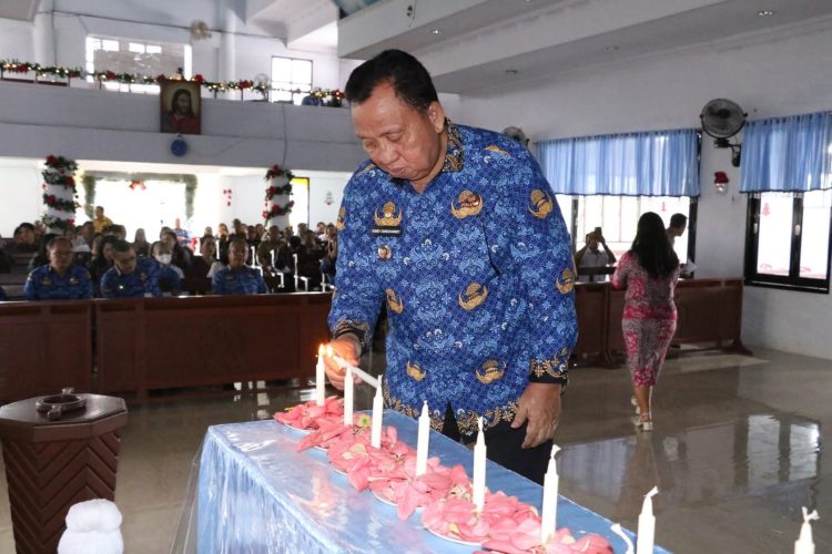 Safari Natal Pemkab Minahasa di Tombulu, Bupati ” Marilah Kita Hidup Dalam Damai”